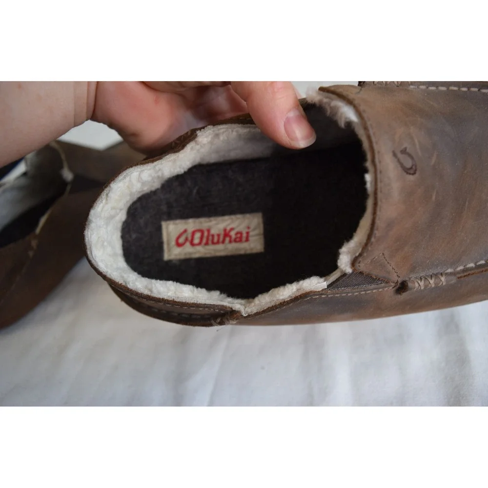 OluKai Moloa Slipper 9 Dark Wood Leather Shearling Mens Moccasin 10252-6363